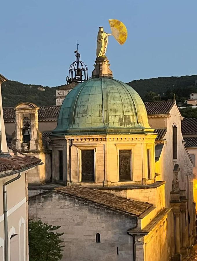 superbe logement au cœur Luberon proche du Colorado provencal dans une résidence au calme avec piscine, magnifique vu sur le Luberon depuis la terrasse Viens Exterior foto